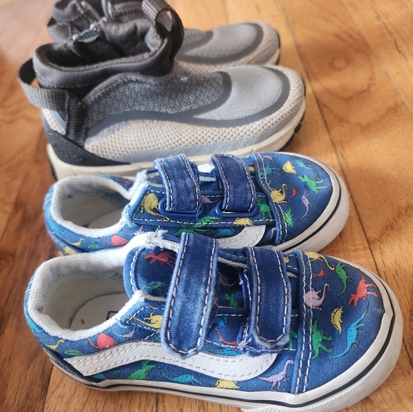 Vans - Picture 2 of 6